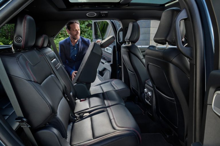 Ford Explorer Plug-in Hybrid 2020: immagini ufficiali