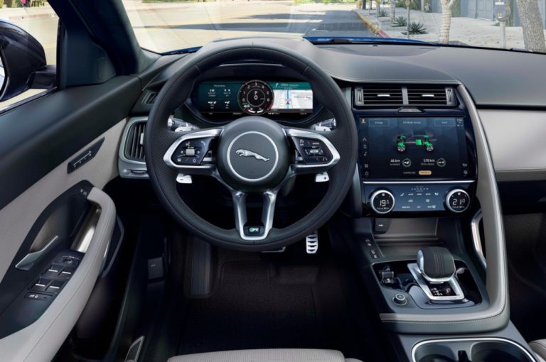 Jaguar E-Pace 2021: immagini ufficiali