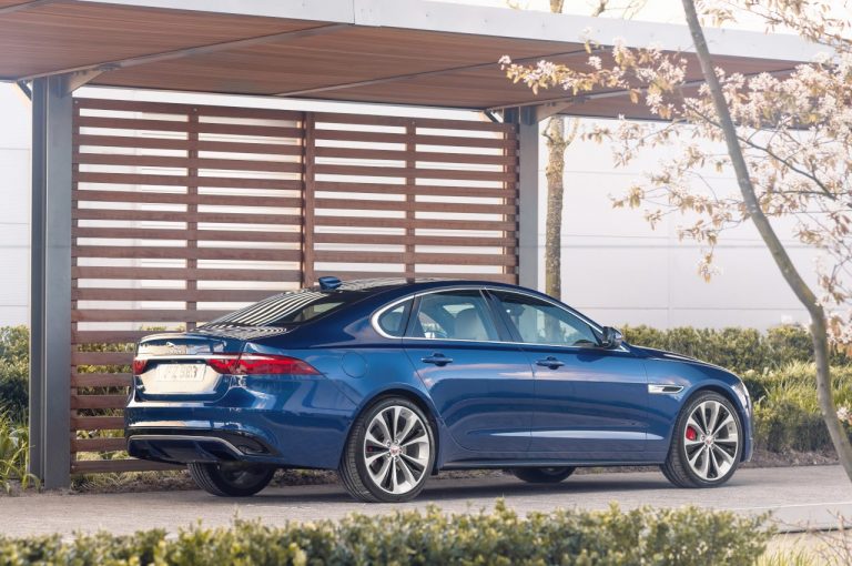 Jaguar XF 2021: immagini ufficiali