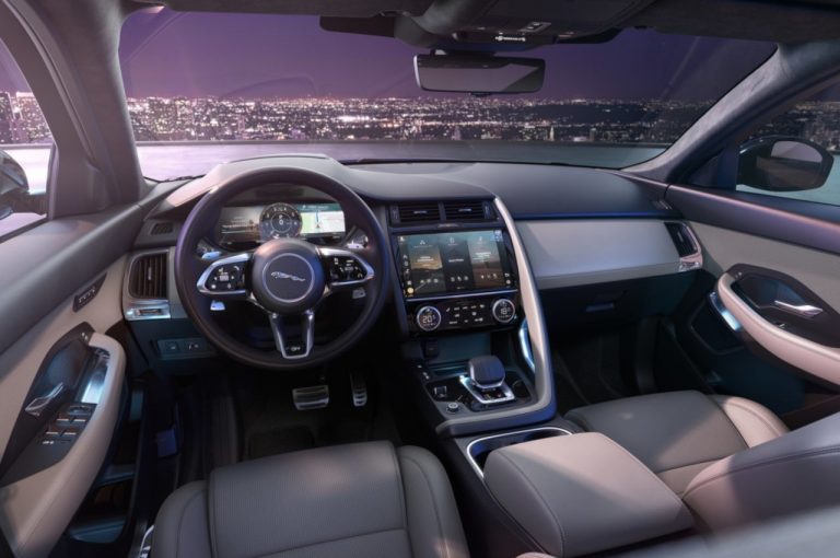 Jaguar E-Pace 2021: immagini ufficiali