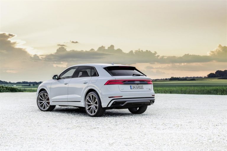 Audi Q8 TFSI e quattro 2021: immagini ufficiali