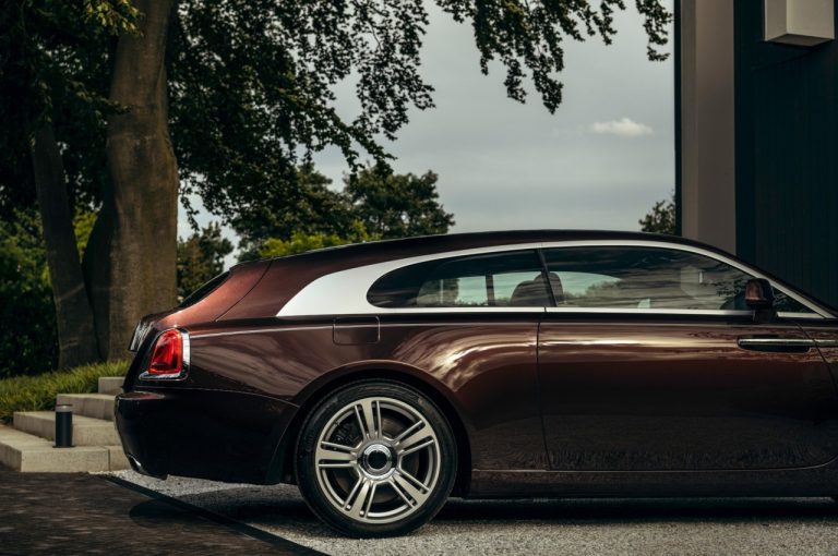 Niels Van Roij Design Silver Spectre Shooting Brake 2020