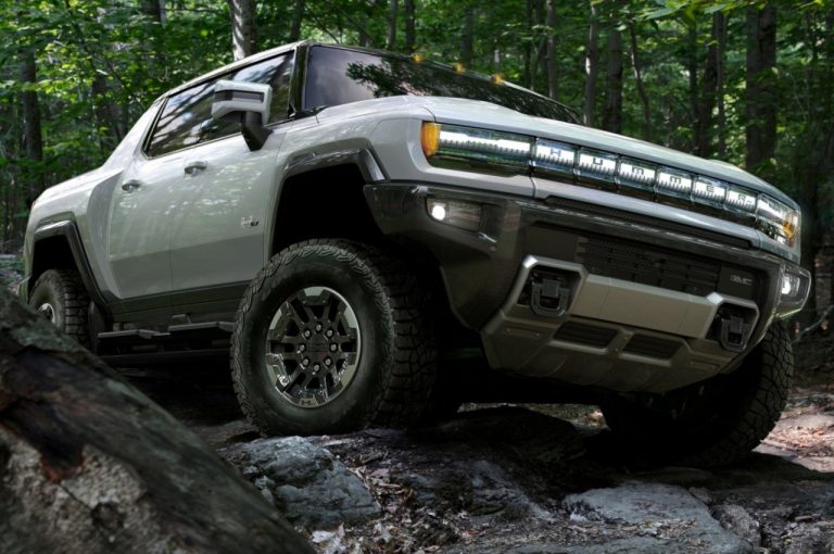 GMC Hummer EV: immagini ufficiali
