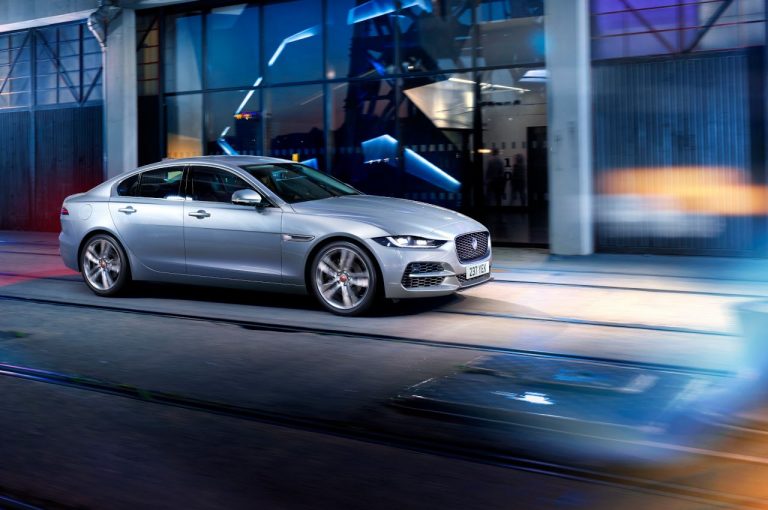 Jaguar XE 2021: immagini ufficiali