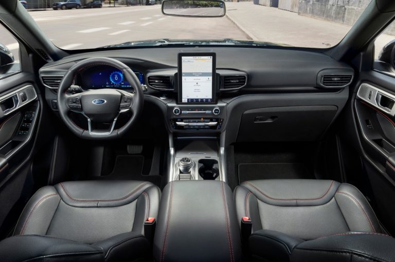 Ford Explorer Plug-in Hybrid 2020: immagini ufficiali