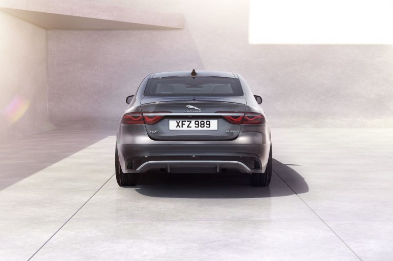 Jaguar XF 2021: immagini ufficiali