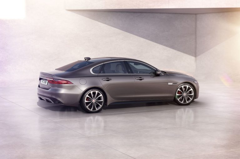 Jaguar XF 2021: immagini ufficiali