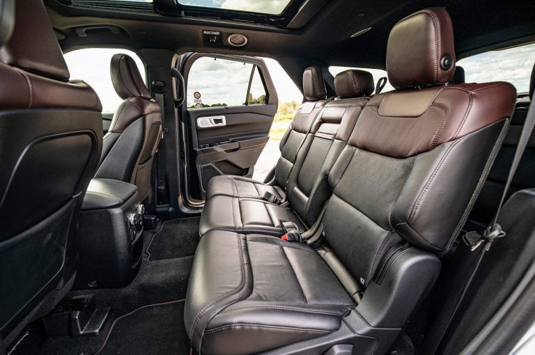 Ford Explorer Plug-in Hybrid 2020: immagini ufficiali