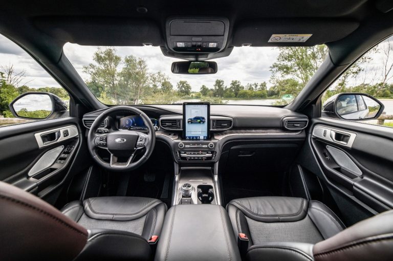 Ford Explorer Plug-in Hybrid 2020: immagini ufficiali