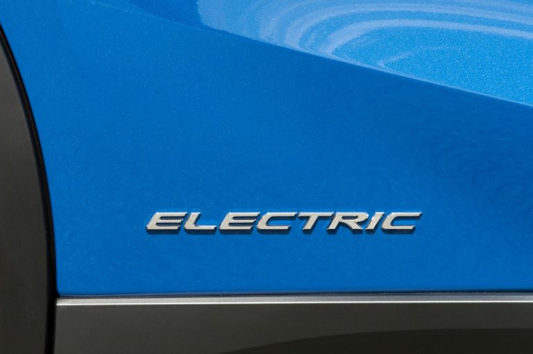 Lexus UX 300e 2021: immagini ufficiali