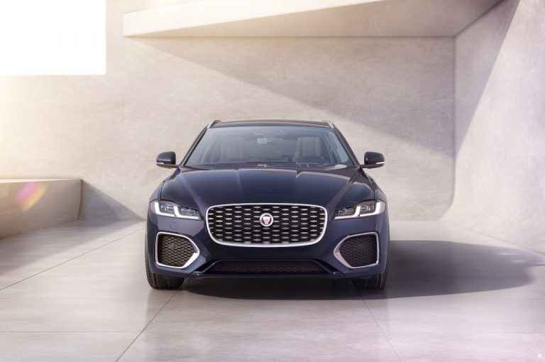 Jaguar XF 2021: immagini ufficiali