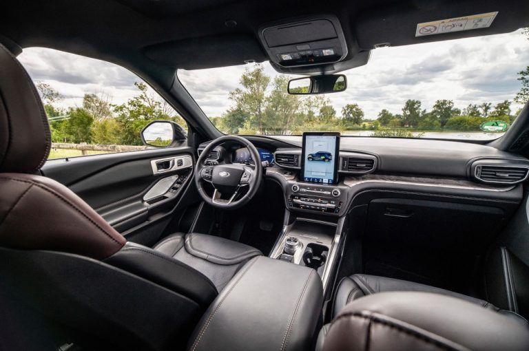 Ford Explorer Plug-in Hybrid 2020: immagini ufficiali
