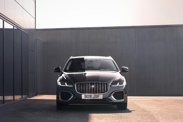 Jaguar XF 2021: immagini ufficiali
