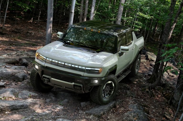 GMC Hummer EV: immagini ufficiali