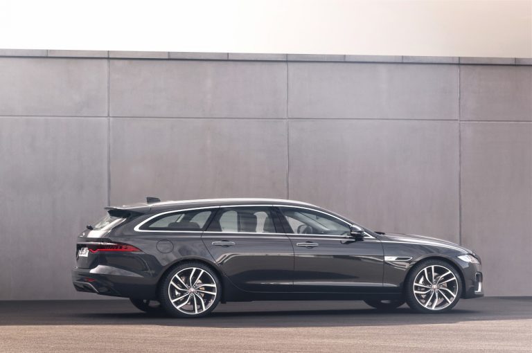 Jaguar XF 2021: immagini ufficiali