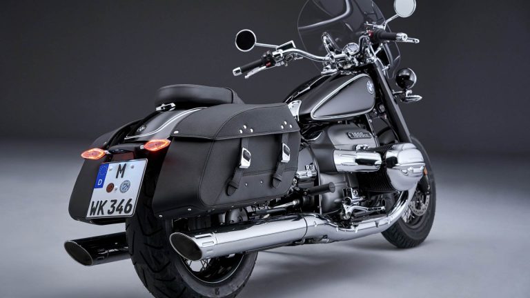 BMW R 18 Classic: immagini ufficiali