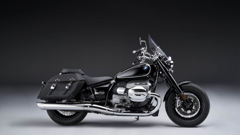 BMW R 18 Classic: immagini ufficiali