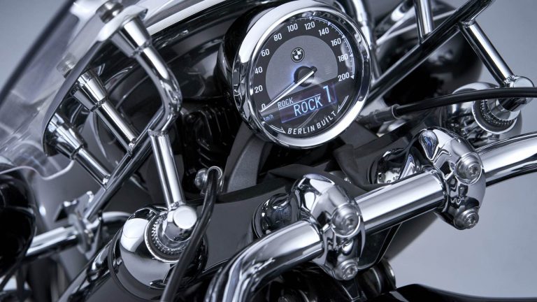 BMW R 18 Classic: immagini ufficiali