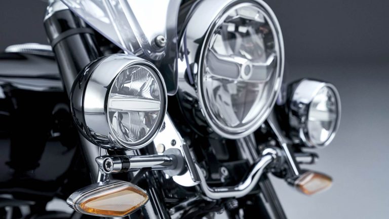 BMW R 18 Classic: immagini ufficiali