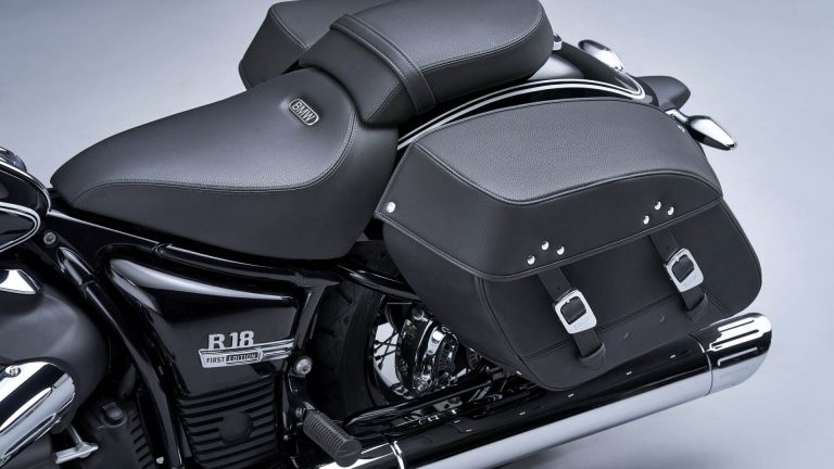 BMW R 18 Classic: immagini ufficiali