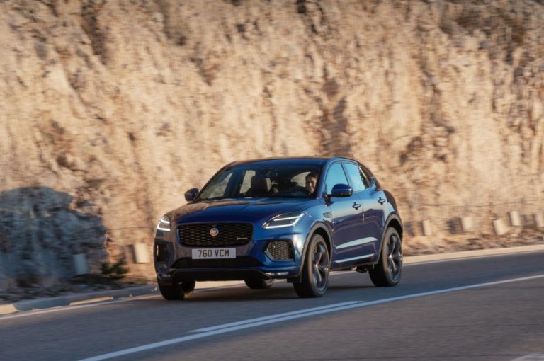 Jaguar E-Pace 2021: immagini ufficiali