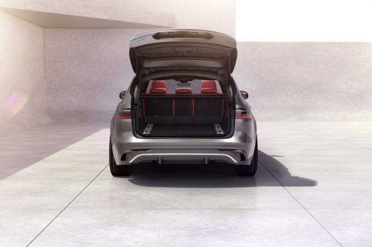 Jaguar XF 2021: immagini ufficiali