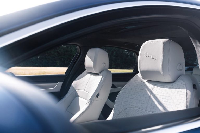 Jaguar XF 2021: immagini ufficiali
