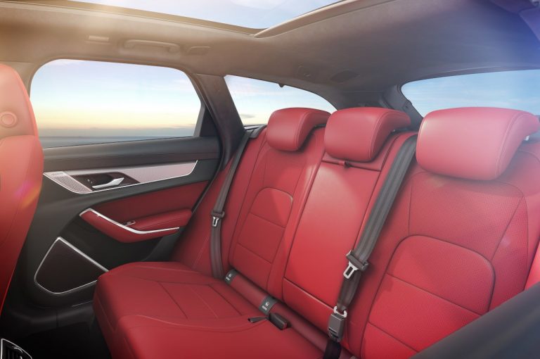 Jaguar XF 2021: immagini ufficiali