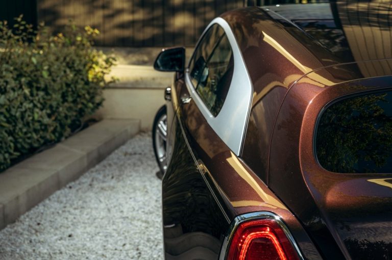 Niels Van Roij Design Silver Spectre Shooting Brake 2020
