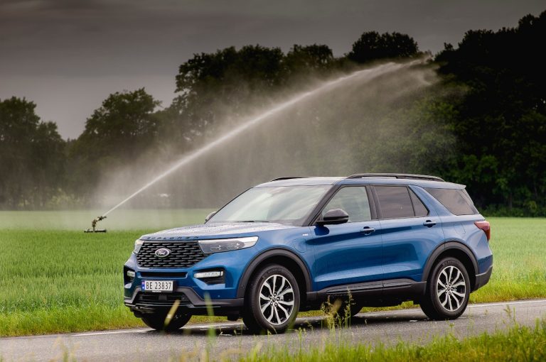 Ford Explorer Plug-in Hybrid 2020: immagini ufficiali
