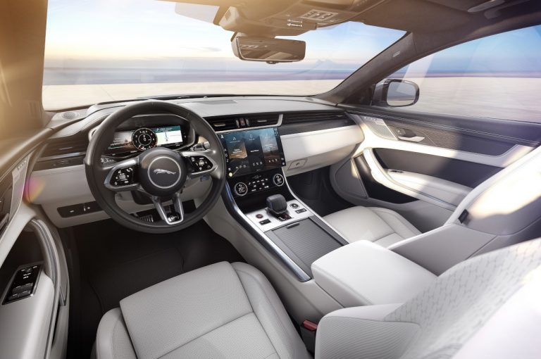 Jaguar XF 2021: immagini ufficiali