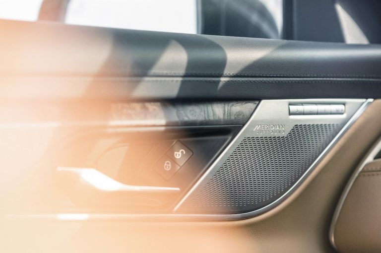 Jaguar XF 2021: immagini ufficiali