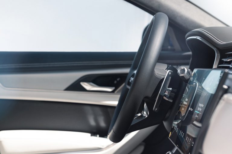 Jaguar XF 2021: immagini ufficiali