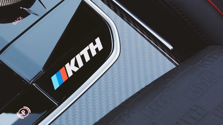 BMW M4 Competition x Kith: 150 esemplari glamour