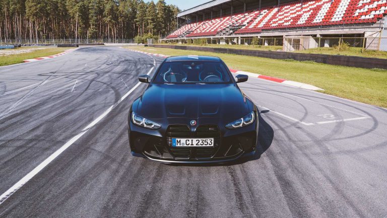 BMW M4 Competition x Kith: 150 esemplari glamour