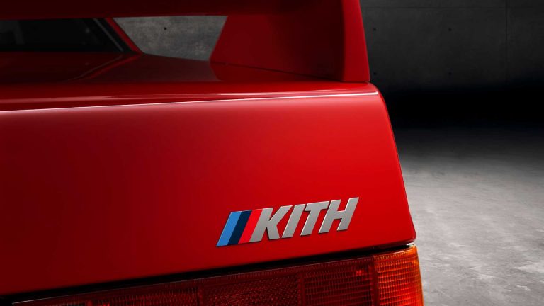 BMW M4 Competition x Kith: 150 esemplari glamour