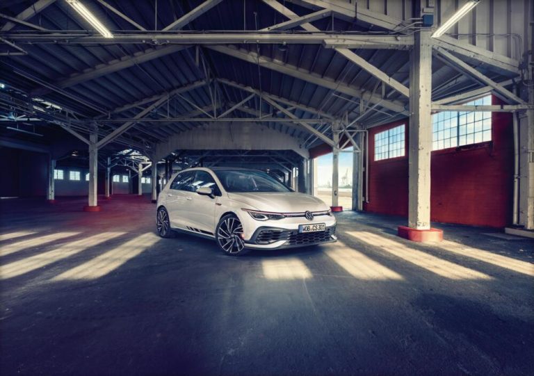 Volkswagen Golf 8 GTI Clubsport: immagini ufficiali