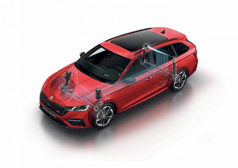 Skoda Octavia Scout e Octavia RS: immagini ufficiali