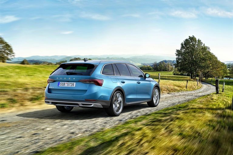 Skoda Octavia Scout e Octavia RS: immagini ufficiali