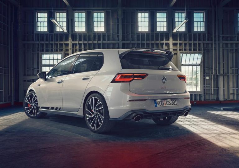 Volkswagen Golf 8 GTI Clubsport: immagini ufficiali