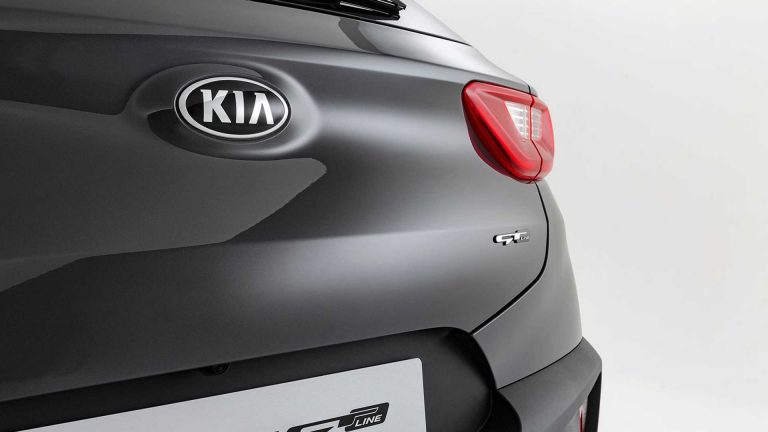 Kia Stonic restyling: immagini ufficiali