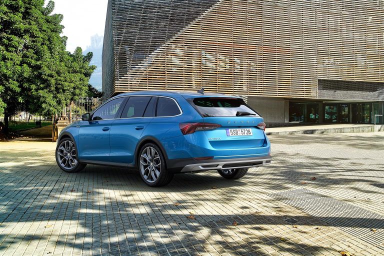 Skoda Octavia Scout e Octavia RS: immagini ufficiali