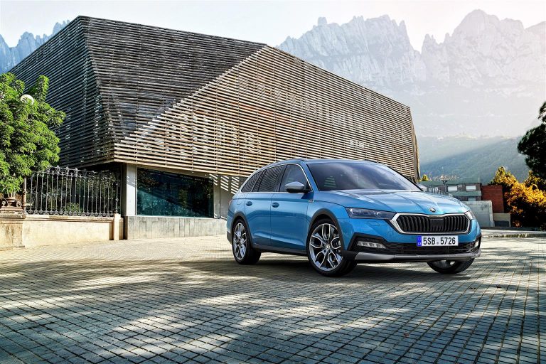 Skoda Octavia Scout e Octavia RS: immagini ufficiali