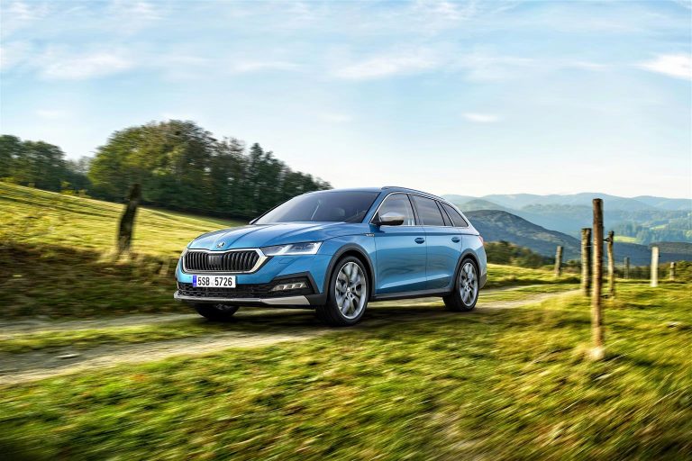 Skoda Octavia Scout e Octavia RS: immagini ufficiali