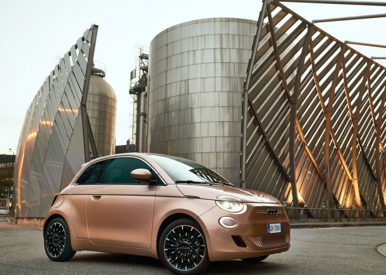 Fiat 500 3+1 elettrica: immagini ufficiali