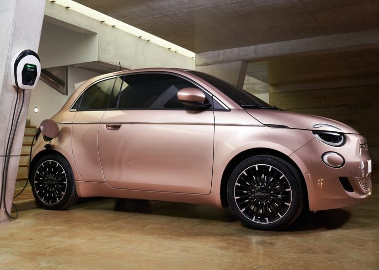 Fiat 500 3+1 elettrica: immagini ufficiali