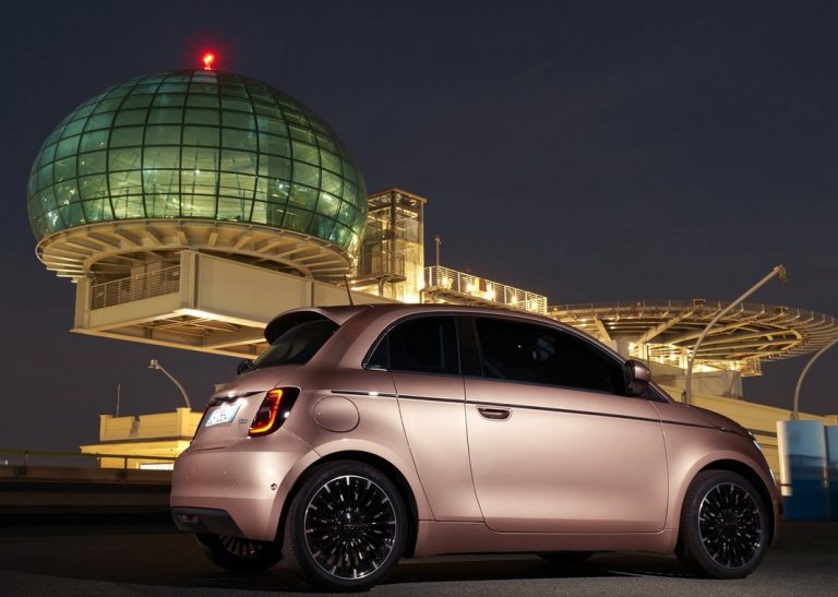 Fiat 500 3+1 elettrica: immagini ufficiali