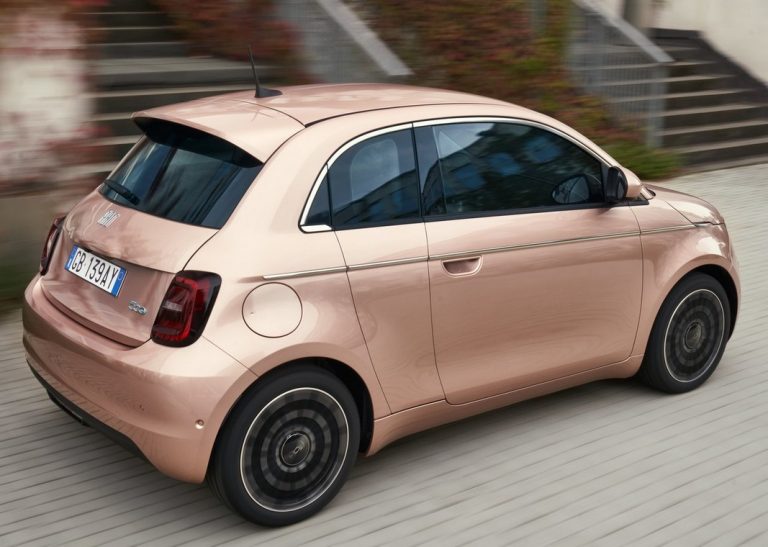 Fiat 500 3+1 elettrica: immagini ufficiali