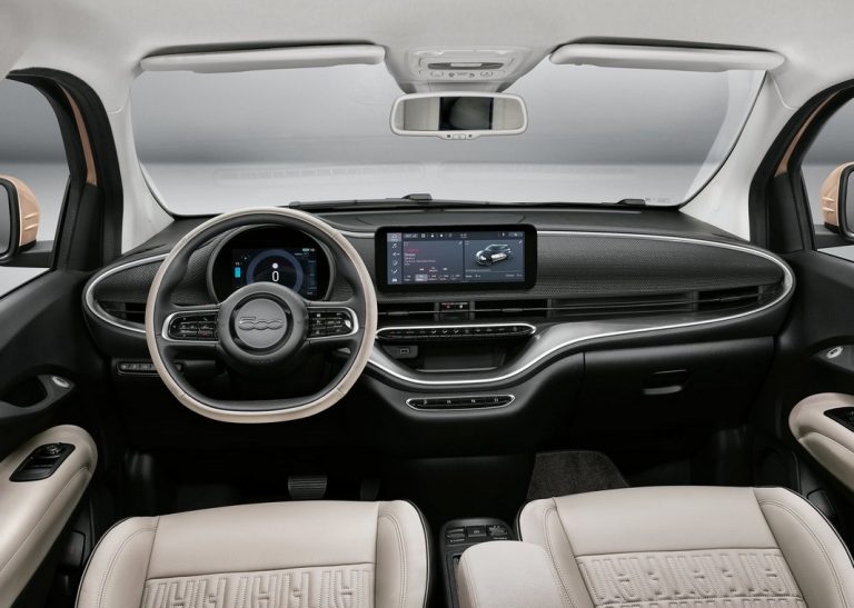 Fiat 500 3+1 elettrica: immagini ufficiali