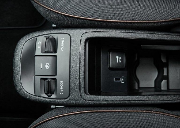 Fiat 500 3+1 elettrica: immagini ufficiali